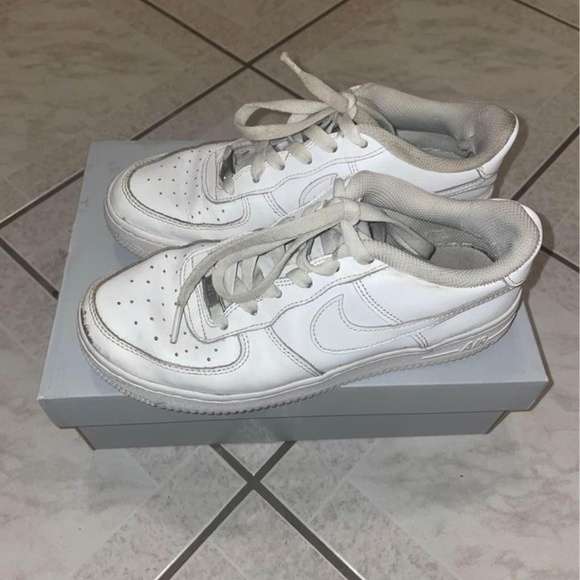 air force 1s - Picture 4 of 4